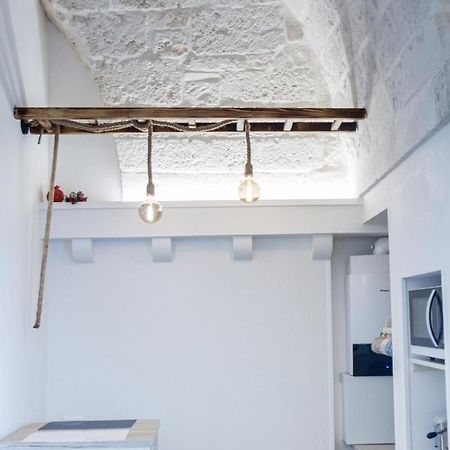 Suite Dante - Typical Apulian Rooms Чистернино Екстериор снимка