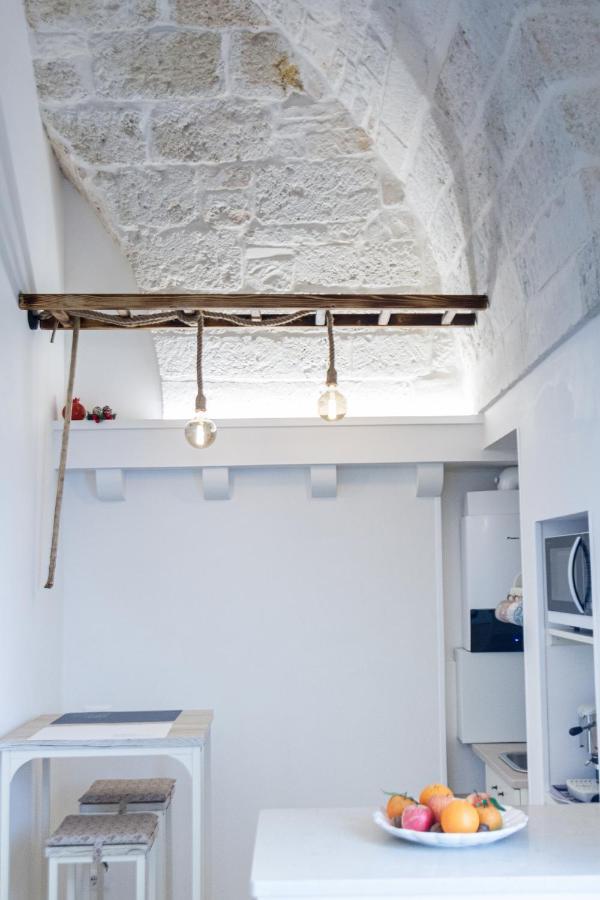 Suite Dante - Typical Apulian Rooms Чистернино Екстериор снимка